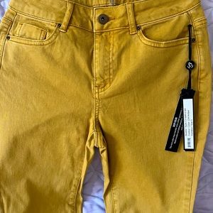 NWT Charlie B Size 0 pants